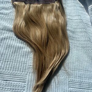 NEW Hidden Crown Hair Extensions 18” layers
Human Hair (RETAIL $560)